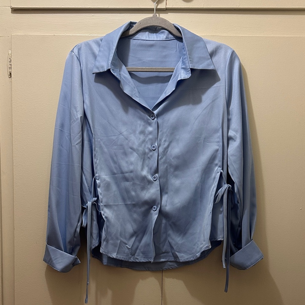 NWOT SHEIN Light Blue Button Down Shirt with Pinched Tie Sides